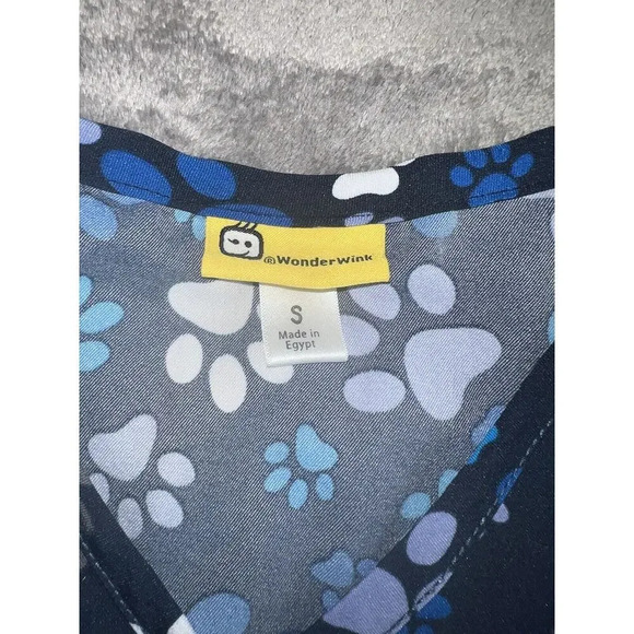 Wonder Wink Women's Size S Small Paw Prints Pet Paws Blue Stretch Scrub Top - Picture 3 of 9